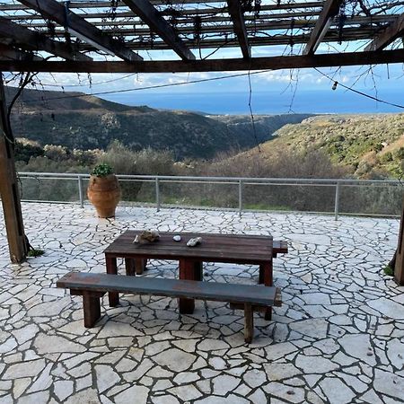 Mitato Open View Khárkia Exterior foto